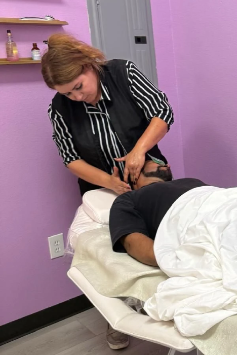 madilyns-beauty-salon-and-spa-employee-3